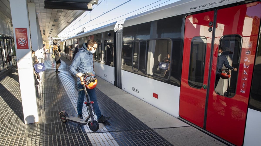 Prohibidos los patinetes eléctricos en los transportes públicos